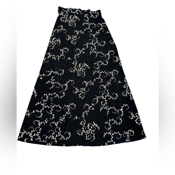 Frazier Lawrence Dresses & Skirts - 🔥Frazier Lawrence skirt size medium